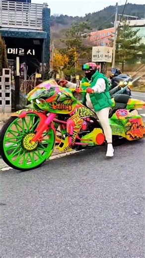 This Predator's Beauty Will Haunt Your Dreams (Seriously)