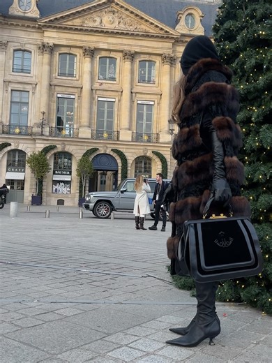 La Fancee Nancee | Fashion lesson 284: I’ve made it my personal mission to dress as if, at any moment, I could whip out a piece of coal from my vintage... | Instagram