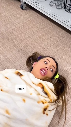 When mom embarrasses you bc she can’t be a burrito the right way🤧 #store #burrito #immaburrito #embarrassing