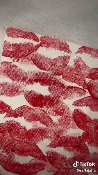 DIY Kiss Mark Shirt Painting Tutorial | Acrylic Painting Techniques