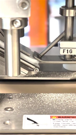 33K views · 39 reactions | The soothing sounds of production 律This machine adds lids to our retail bottles once they’ve been filled with oats and our custom protein blend. After their lids get put on, they head down the conveyor belt to packaging to make it to your local retailer. #OatsOvernight #Retail #Bottle #Walmart #Target #WholeFoods #HEB #Kroger #Safeway #ASMR | Oats Overnight | Facebook