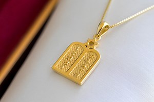 Ten Commandments Tablet Pendant | Hebrew Torah Jewish Necklace | Judaica Jewelry Men & Women | Adjustable Chain | 18k Gold Plated 925 Silver - Etsy