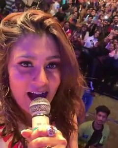 Indore.. Aaj aapne mujhe paagal kar diya. I want to go back on that stage and meet each and everyone of you again! This was one of the best nights of my life. Thank you 🙏🏻 🥰🤗❤️@redfmindia @redlive935 #redlive #jaipuriyainstituteofmanagementindore | Aastha Gill