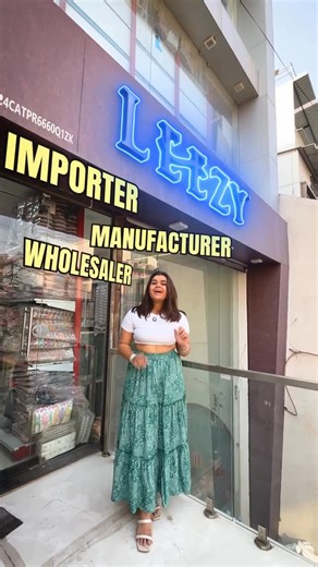 LEEZY on Instagram: "Leezy — One-stop B2B solution for shopkeepers 🛍️ Wholesale only | B2B platform Cosmetics • Jewellery • Fashion accessories All under one roof, now on your fingertips 📲"