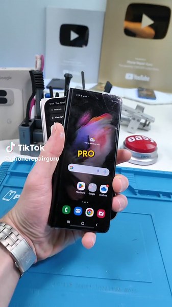 Google Pixel 9 Pro Fold vs Z Fold 6: Full-Size Screen Comparison