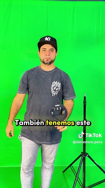 ⚙️✨ ¡Brackets para flash con entrada Speedlight que lo tienen todo! ✨⚙️ Compatible con flashes de cabezal redondo y rectangular 📸⚡. Se pueden colocar en parantes para máxima estabilidad. Además, tienen entrada Bowens para adaptar softbox y una entrada extra para sombrillas ☂️💡. Versatilidad y funcionalidad en un solo equipo para tus sesiones fotográficas y de video 🎥🔥. #BracketsFlash #Speedlight #Softbox #SombrillasDeEstudio #FotografíaProfesional #EstudioFotográfico #CreadoresDeContenido #I