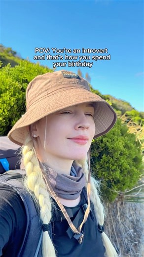 I decided to spend my birthday completely alone, hiking 3 days the Paparoa track through the mountains of NZ. The pain in my feet definitely reminded me that I’m not getting younger 😅 | TravelComic