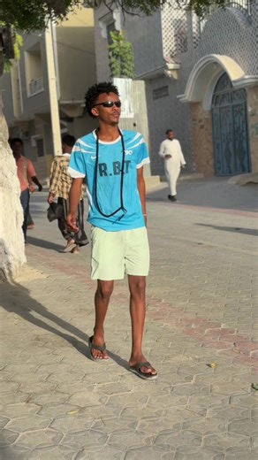 ‏Waan idinka saxay socodkii 😂😂😭