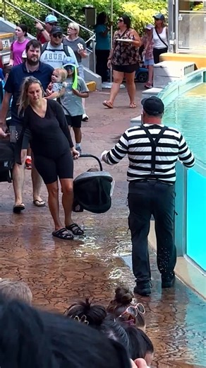 156K views · 11K reactions | He offered to help… but didn’t expect this  Tom mime Seaworld #seaworldmime #tomthemime #funny #seaworld #seaworldorlando #comedy #funnyvideos #fun #mime #funnyshorts #fblifestyle #humor #entertainment | Eryka Travel | Facebook