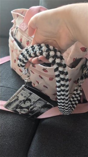 here's a Kandi bead wallet chain! #crafting #beadwork #crafts #kandi #beads #beaded #beading #diy