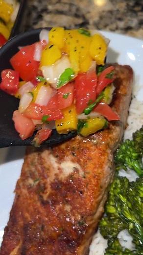 99K views · 2.3K reactions | Time to unbig our backs bc summer is here!!❤️ 拾Use promo code “BAE” for 20% off seasonings, garlic butter and e-cookbooks click the link in my bio or visit www.cuttinupwithbae.com | Chef Bae | Facebook