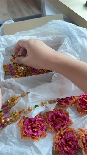 Arrived safely! ✨ For the final adornment of the national costume, I sought the expertise of Cholo Ayuyao to craft and design the accessories to complete the entire ensemble. Thank you, Cholo, for your generosity and support. I even asked him for the bill, wanting to compensate him for his incredible work, but he refused and simply said in Kapampangan: “Ali mune, okay ne yan. Saup Saup.” Moments like these remind me that bayanihan is very much alive today — a spirit of helping one another withou