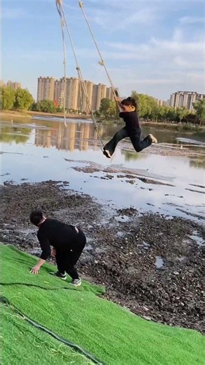 Who is the general of such outstanding ability! #Swinging on water