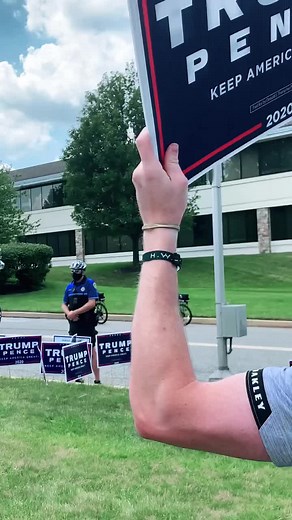 Peep Mike Pence in the window👀👀 #republican #foryou #america #politics #fyp #trump2020 #trumptrain