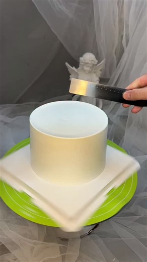 Cake Make Recipe on Instagram: "Custom cake design #Cake training First Christmas cake design of the year 🎄"