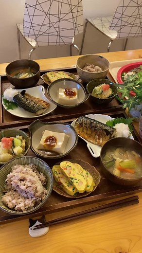 今日の夜ごはん🍚鯖の塩焼きでした♪スーパーで買った胡麻豆腐がめちゃ美味しかった🤤#おうちごはん#おうちカフェ#夜ご飯#晩御飯#ご飯#料理#手料理#手作り#おすすめ#tiktokグルメ#tiktok料理#cooking#dinner#food