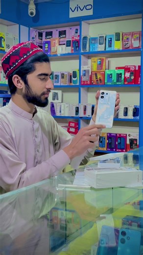 Understanding Pashto Poetry and Community Support