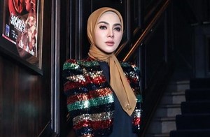 Video Lawas Viral Lagi, Terungkap Syahrini Ternyata Suka Mandi Pakai Air Zamzam