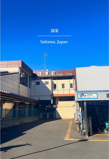 鴻巣駅で楽しむ色とりどりの花火と雛人形