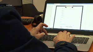 Curs gratuit de „profesor virtual”. Cum pot învăța dascălii să rezolve problemele tehnice ale predării online - Știrile ProTV