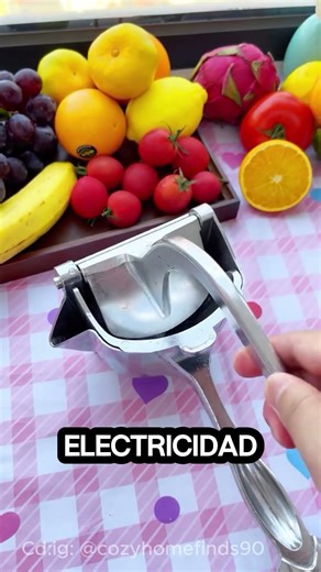 This juicer gets every last drop out 😳🍊