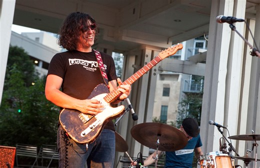 Guitar hero Davy Knowles brings thoughtful British blues, new album, tour to Cleveland