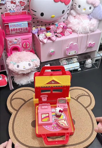 Unboxing a vintage hello kitty toy house! Nostalgic vibes #kitty #hellotiktok