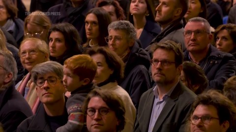 Notre Dame de Paris hosts its first fully public Mass since devastating fire