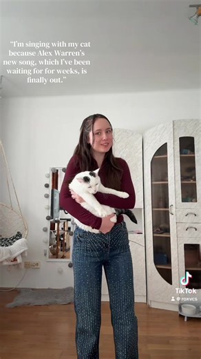 Alex Warren's New Song 'Fever Dream' - Cat Singing Video!