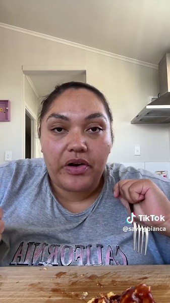 Plus Size Outfit Ideas for Tropical Events