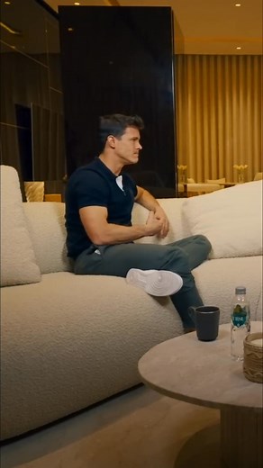 497K views · 24K reactions | Estaba pensando qué preguntarle que no supiera ya. Hay muchas cosas que quiero que la gente sepa. Llevamos 9 años de amistad y me apetecía darte esta entrevista. Siempre busco desafíos. ¿Quieres saber más? Visita: https://curiosidadesfutbol.com/ #Fútbol #Entrevista #Amistad #Desafíos #Deportes | Curiosidades Futboleras | Facebook