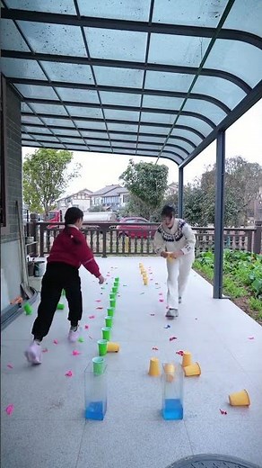 Inflatable Balloon Bursting Challenge: Ultimate Family Fun