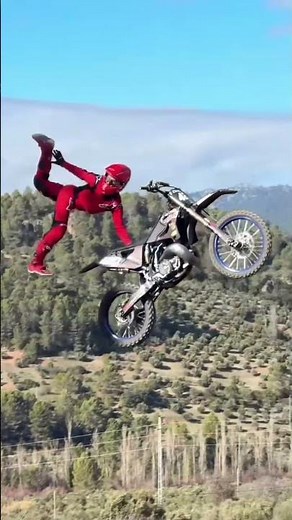 extreme bike action! 🏍️🔥 #motorcyclestunts #motocross #bikestunts #bikestunts