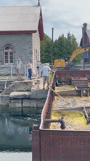 3.7K views · 51 reactions | Move! That! Gate! #keewatin #drydock #marinemuseum #caisson #lakeontario #kingston #ygk | Great Lakes Museum | Facebook