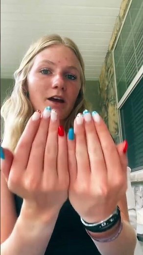 Birthday nails!! 😌💅