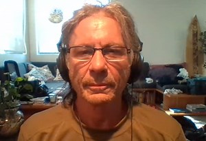 IRON MAIDEN's BRUCE DICKINSON Has No Ambition To Go Into Politics: 'Absolutely Not'