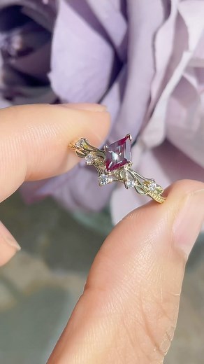 Yellow gold alexandrite = 🔥🔥🔥 #alexandritering #alexandrite #gemstonering #gemstonerings #delicatejewelry #delicaterings | Azura Jewelry
