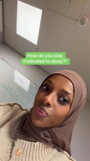 YourFutureTherapist ✨ (@amalishh)s videor med Happy slowed - The slowdown