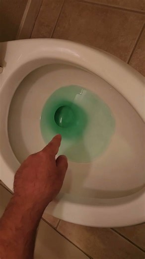 Genius toilet hack 🚽😱