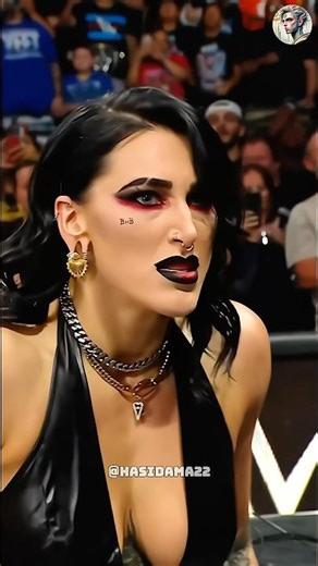 RHEA RIPLEY ĐÁNH GHEN LIV MORGAN NGAY TRÊN SÀN WWE 😳 @WWE (IG)