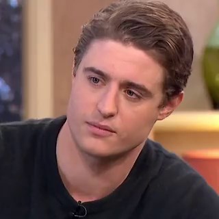 you just unlocked a suppressed memory omfg. I never cared for The Host but I was gif’ing him all over tumblr hdhdhd he was so fine to me