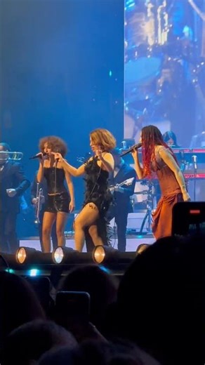 RAYE, Amma and Absolutely (The Keen Sisters) - Joy (Amsterdam N1) #concert