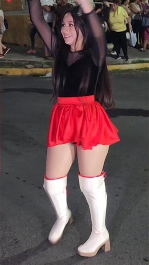 Hot Cheerleader Dance Vibes 🔥😍 #Cheerleaders #DanceShorts #GirlsDance #TrendingShorts