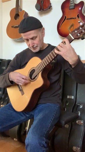 Andreas Heuser - "Notturno No. 2" on a Requinto Classical Guitar #classicalguitar #requinto #guitar