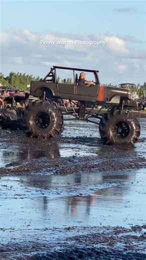 Jeep it can Get Deep in the Wild Ride #offroad #mud #horsepower #mudslinging