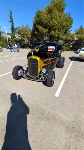 1932 Ford 3-Window Coupe Hot Rod – Classic Flame Paint Street Rod