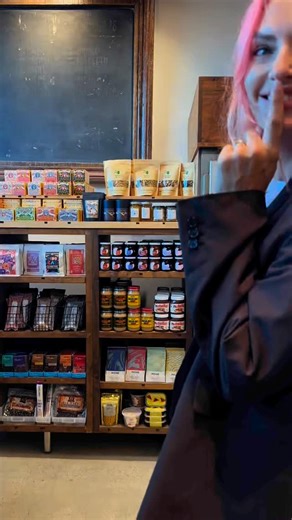 Alyssa Miller | @cranberry.isles IRL at my favorite @mccallsmeatandfish 😭 | Instagram