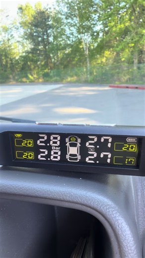 タイヤ空気圧センサー タイヤ空気圧モニター TPMS 空気圧温度即時監視 太陽能/USB充電 4外部センサー 振動感知 取り付け簡単 多車種対応 最新版 日本語説明書付き #自動タイヤ空気圧センサー #振動センサー付き #ソーラー充電器