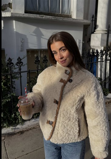 Embrace Your Freckles This No Makeup Day