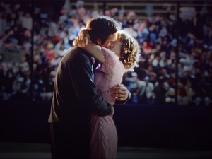Never Been Kissed - Apple TV